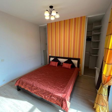 Lovely Apartments In Imanta With Free Parking Riga Exterior foto