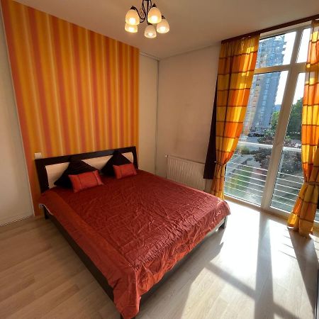 Lovely Apartments In Imanta With Free Parking Riga Exterior foto
