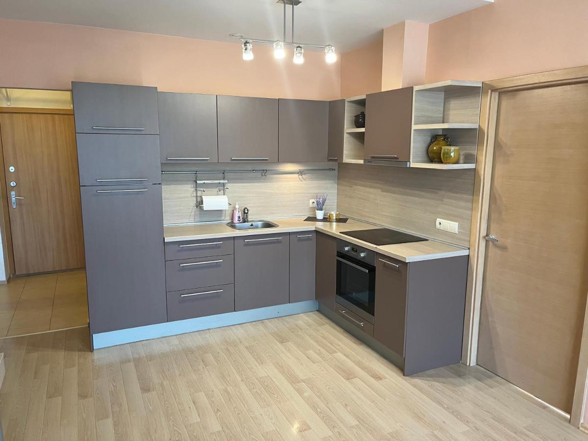 Lovely Apartments In Imanta With Free Parking Riga Exterior foto