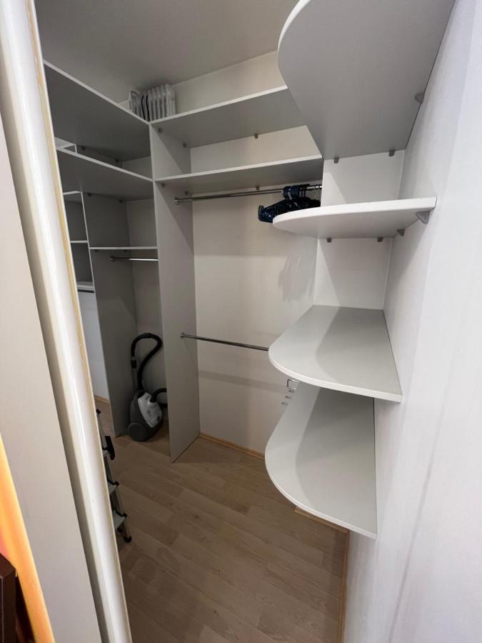Lovely Apartments In Imanta With Free Parking Riga Exterior foto